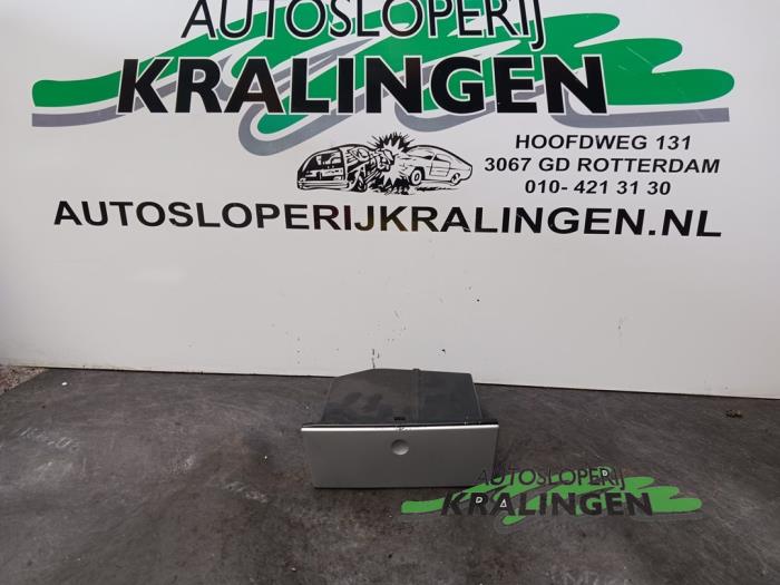 Begagnade Askkopp, fram Opel Meriva (A) 1.6 16V Pris € 29,99 Marginaltabell erbjuds av Autosloperij Kralingen B.V.