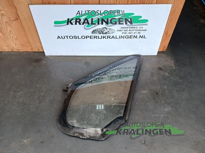 Usados Ventanilla triangular izquierda delante Ford Transit 2.2 TDCi 16V Precio € 50,00 Norma de margen ofrecido por Autosloperij Kralingen B.V.