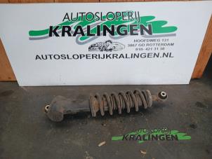 Used Rear shock absorber, left Peugeot 407 (6D) 1.6 HDi 16V Price on request offered by Autosloperij Kralingen B.V.