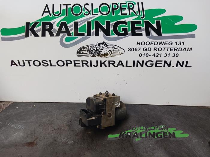 Begagnade ABS-pump Volkswagen Passat Variant (3B5) 1.8 20V Pris € 24,98 Marginaltabell erbjuds av Autosloperij Kralingen B.V.