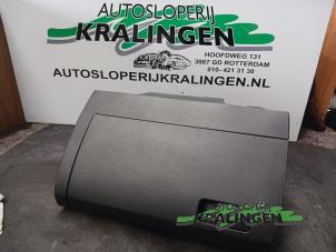 Usagé Boîte à gants Volkswagen Polo V (6R) 1.2 TDI 12V BlueMotion Prix € 25,00 Règlement à la marge proposé par Autosloperij Kralingen B.V.