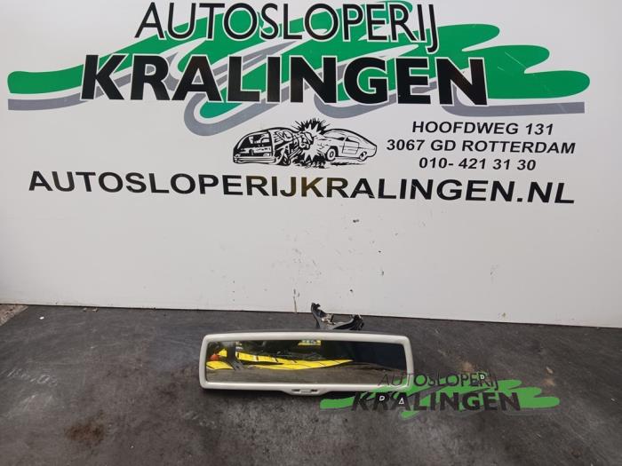 Używane Lusterko wewnetrzne Volkswagen Polo V (6R) 1.2 TDI 12V BlueMotion Cena € 35,00 Procedura marży oferowane przez Autosloperij Kralingen B.V.