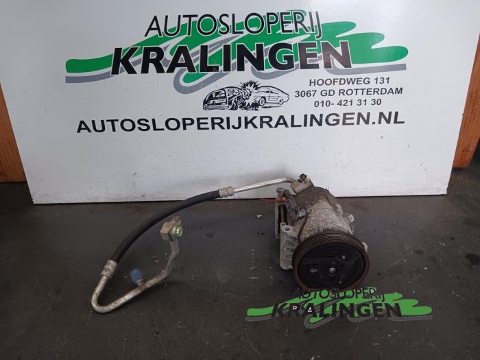 Usagé Compresseur de clim Nissan Micra (K11) 1.4 16V Prix € 29,99 Règlement à la marge proposé par Autosloperij Kralingen B.V.
