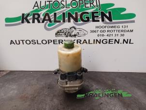 Used Power steering pump Seat Ibiza IV SC (6J1) 1.4 16V Price on request offered by Autosloperij Kralingen B.V.