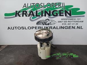 Używane Pompa benzynowa Nissan Almera Tino (V10M) 1.8 16V Cena € 50,00 Procedura marży oferowane przez Autosloperij Kralingen B.V.