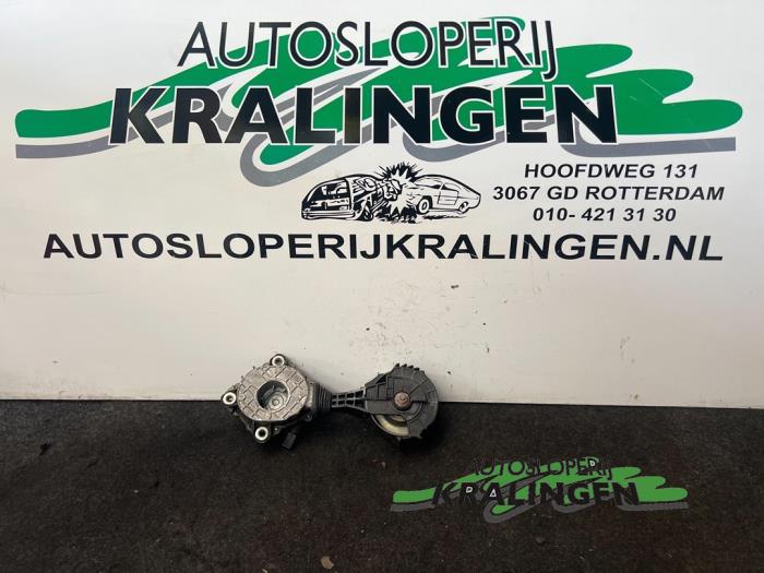 Usados Rodillo tensor correa múltiple Peugeot 308 SW (4E/H) 1.6 VTI 16V Precio € 19,99 Norma de margen ofrecido por Autosloperij Kralingen B.V.