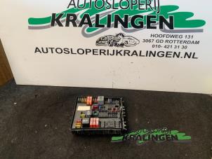 Używane Skrzynka bezpieczników Volkswagen Golf V (1K1) 1.4 FSI 16V Cena € 50,00 Procedura marży oferowane przez Autosloperij Kralingen B.V.