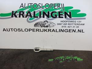 Usagé Crochet de remorquage avant Volkswagen Golf V (1K1) 1.4 FSI 16V Prix sur demande proposé par Autosloperij Kralingen B.V.