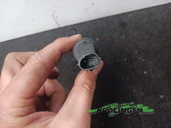 Camshaft adjuster from a Kia Picanto (TA) 1.0 12V 2011