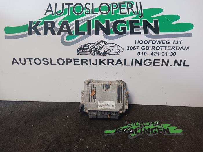 Used Engine management computer Ford Focus 2 1.6 TDCi 16V 110 Price € 99,99 Margin scheme offered by Autosloperij Kralingen B.V.