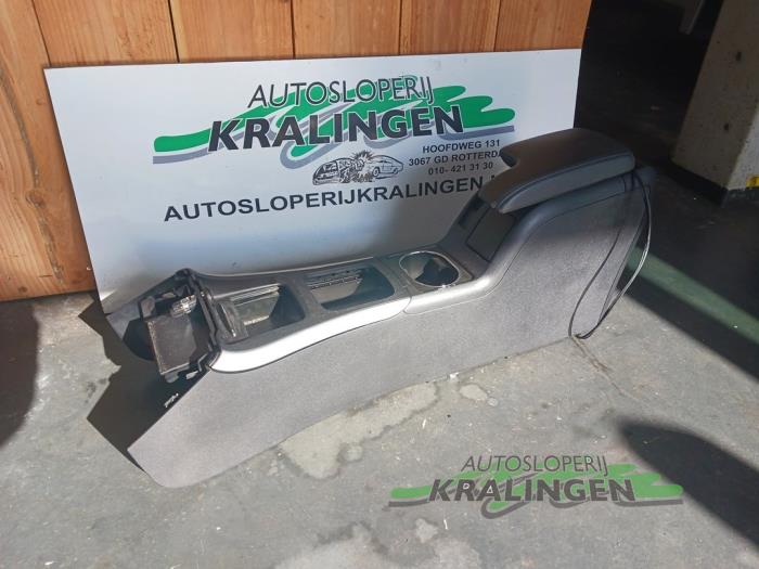 Begagnade Armstöd Mercedes B (W245) 1.5 B-160 16V Pris € 99,99 Marginaltabell erbjuds av Autosloperij Kralingen B.V.