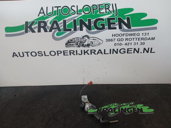 Używane Stacyjka + Kluczyk Citroen C2 (JM) 1.1 Cena € 34,99 Procedura marży oferowane przez Autosloperij Kralingen B.V.