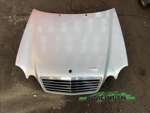 Gebrauchte Motorhaube Mercedes CLK (C208) 2.0 200K Evo 16V Preis € 99,99 Margenregelung angeboten von Autosloperij Kralingen B.V.