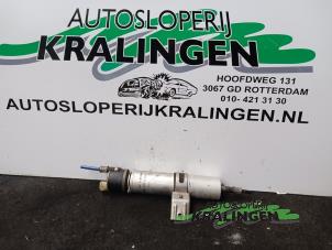 Używane Pompa zasilajaca paliwa BMW 1 serie (E87/87N) 118d 16V Cena € 30,00 Procedura marży oferowane przez Autosloperij Kralingen B.V.