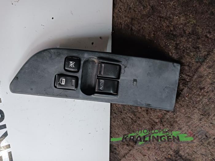 Electric window switch from a Nissan Terrano II (R20/TR50) 2.4 12V 2002