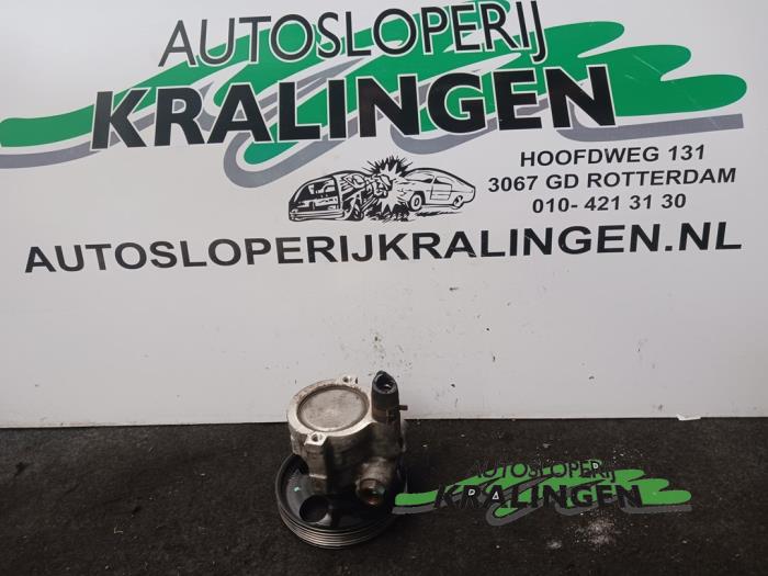 Usagé Pompe de direction Renault Laguna II Grandtour (KG) 1.8 16V Prix € 29,99 Règlement à la marge proposé par Autosloperij Kralingen B.V.