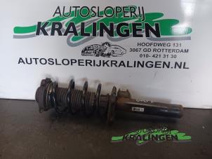 Używane Amortyzator wstrzasów prawy przód Volkswagen Golf Plus (5M1/1KP) 1.6 FSI 16V Cena € 50,00 Procedura marży oferowane przez Autosloperij Kralingen B.V.