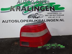 Usagé Feu arrière secondaire droit Volkswagen Golf IV (1J1) 1.4 16V Prix € 25,00 Règlement à la marge proposé par Autosloperij Kralingen B.V.