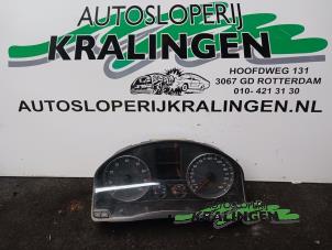 Usagé Compteur kilométrique KM Volkswagen Golf Plus (5M1/1KP) 1.6 FSI 16V Prix € 50,00 Règlement à la marge proposé par Autosloperij Kralingen B.V.