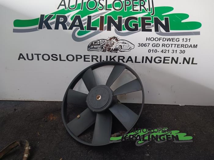 Używane Wentylator Volkswagen Golf III Cabrio (1E) 1.6 Cena € 25,00 Procedura marży oferowane przez Autosloperij Kralingen B.V.