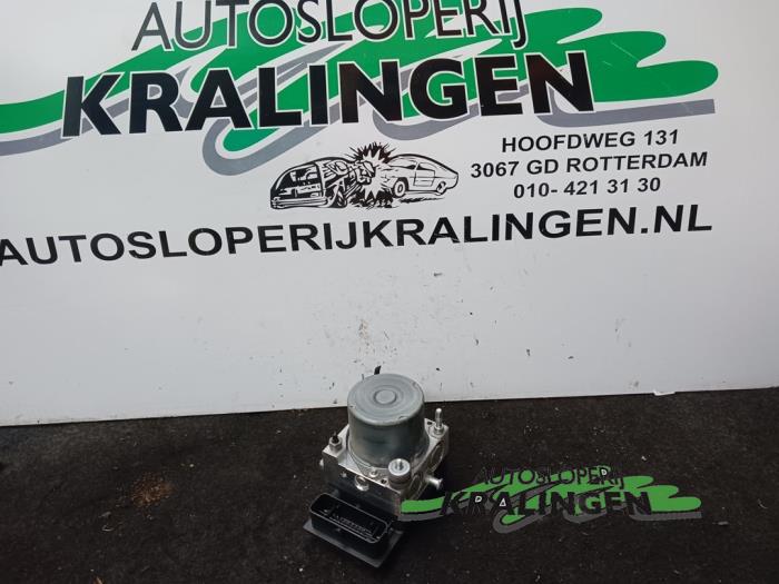 Begagnade ABS-pump Peugeot 308 SW (4E/H) 1.6 VTI 16V Pris € 19,98 Marginaltabell erbjuds av Autosloperij Kralingen B.V.