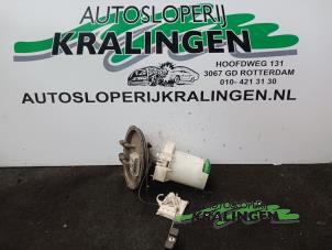 Usagé Pompe essence Opel Corsa B (73/78/79) 1.6i 16V Sport,GSi Prix sur demande proposé par Autosloperij Kralingen B.V.