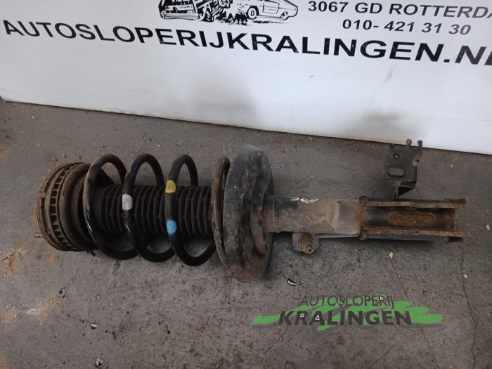 Front shock absorber, right from a Peugeot 508 SW (8E/8U) 1.6 HDiF 16V 2011