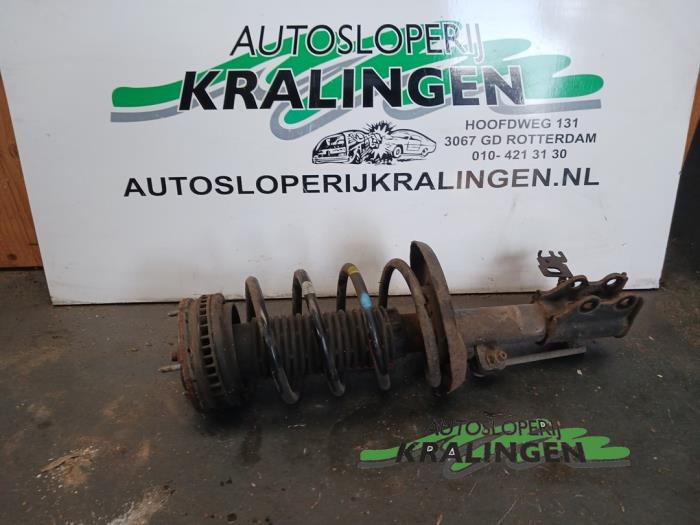 Front shock absorber, right from a Peugeot 508 SW (8E/8U) 1.6 HDiF 16V 2011