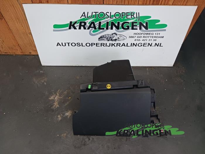 Begagnade Handskfack Peugeot 508 SW (8E/8U) 1.6 HDiF 16V Pris € 24,99 Marginaltabell erbjuds av Autosloperij Kralingen B.V.