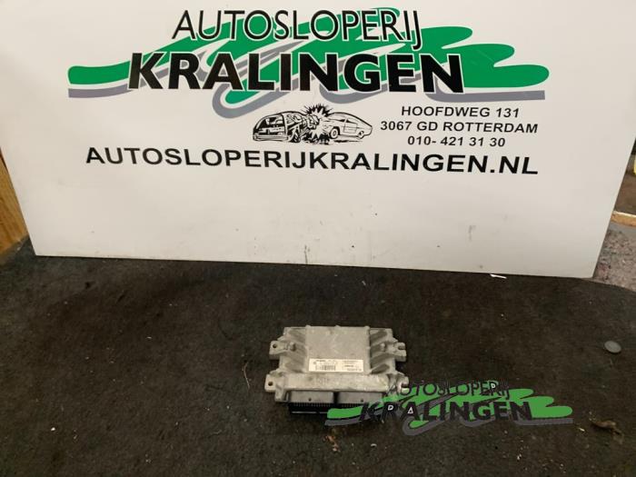 Used Engine management computer Renault Clio II (BB/CB) 1.6 16V Price € 99,99 Margin scheme offered by Autosloperij Kralingen B.V.