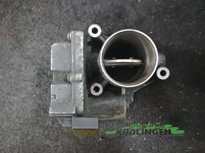 Throttle body from a Renault Laguna II Grandtour (KG) 1.9 dCi 130 2007