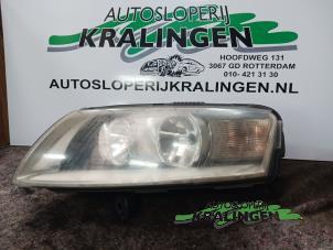 Używane Reflektor lewy Audi A6 (C6) 3.2 V6 24V FSI Quattro Cena € 100,00 Procedura marży oferowane przez Autosloperij Kralingen B.V.