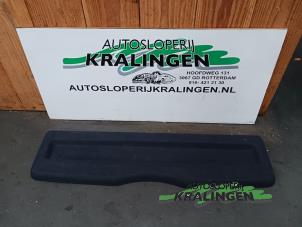 Usagé Plage arrière Peugeot 1007 (KM) 1.6 GTI,Gentry 16V Prix € 75,00 Règlement à la marge proposé par Autosloperij Kralingen B.V.