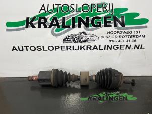 Usagé Arbre de transmission avant gauche Volvo V70 (SW) 2.4 T 20V Prix € 100,00 Règlement à la marge proposé par Autosloperij Kralingen B.V.