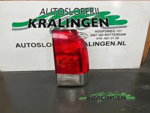 Usagé Feu arrière droit Volvo V70 (SW) 2.4 T 20V Prix € 50,00 Règlement à la marge proposé par Autosloperij Kralingen B.V.
