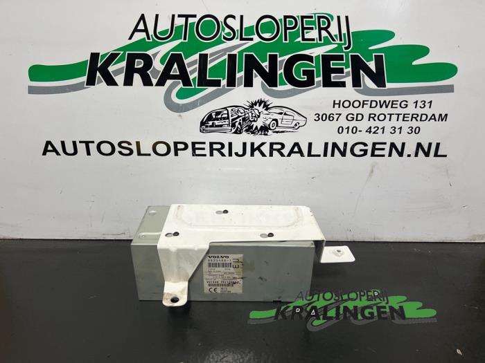 Usagé Module navigation Volvo V70 (SW) 2.4 T 20V Prix € 50,00 Règlement à la marge proposé par Autosloperij Kralingen B.V.