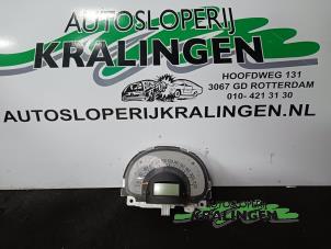 Usados Cuentakilómetros Daihatsu Sirion 2 (M3) 1.3 16V DVVT Precio € 50,00 Norma de margen ofrecido por Autosloperij Kralingen B.V.
