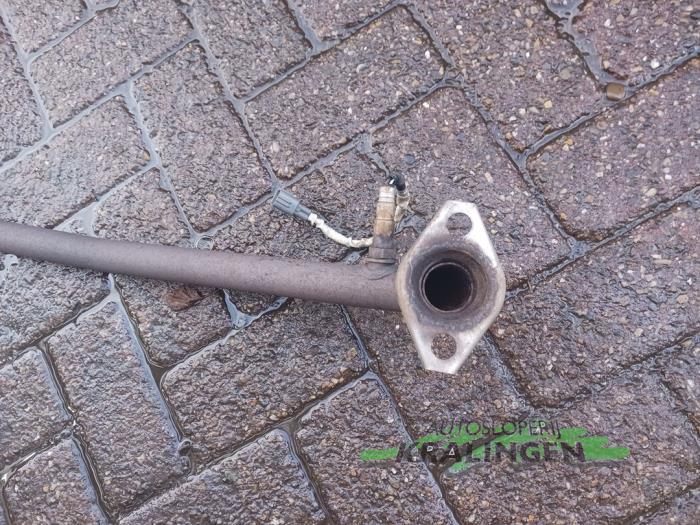 Exhaust middle section from a Toyota Aygo (B10) 1.0 12V VVT-i 2010
