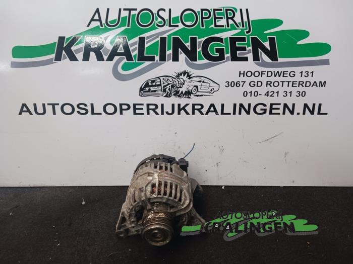 Begagnade Dynamo Volkswagen Passat Variant (3B6) 2.0 Pris € 50,00 Marginaltabell erbjuds av Autosloperij Kralingen B.V.