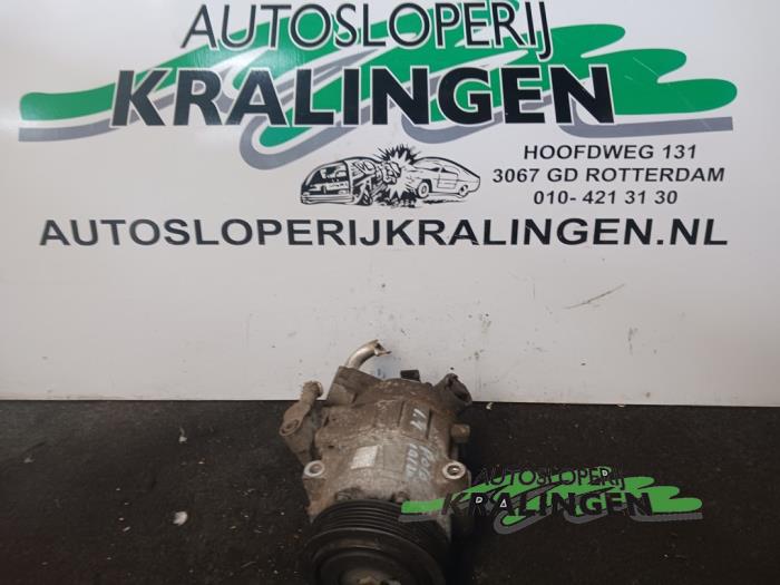 Usagé Pompe clim Volkswagen Polo IV (9N1/2/3) 1.4 16V Prix € 17,98 Règlement à la marge proposé par Autosloperij Kralingen B.V.