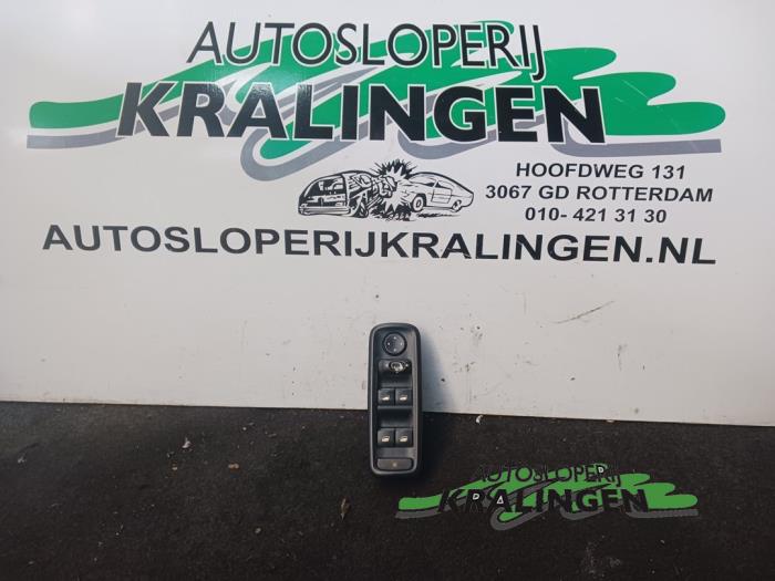 Usados Interruptor de ventanilla eléctrica Citroen C8 (EA/EB) 3.0 V6 24V Precio € 50,00 Norma de margen ofrecido por Autosloperij Kralingen B.V.