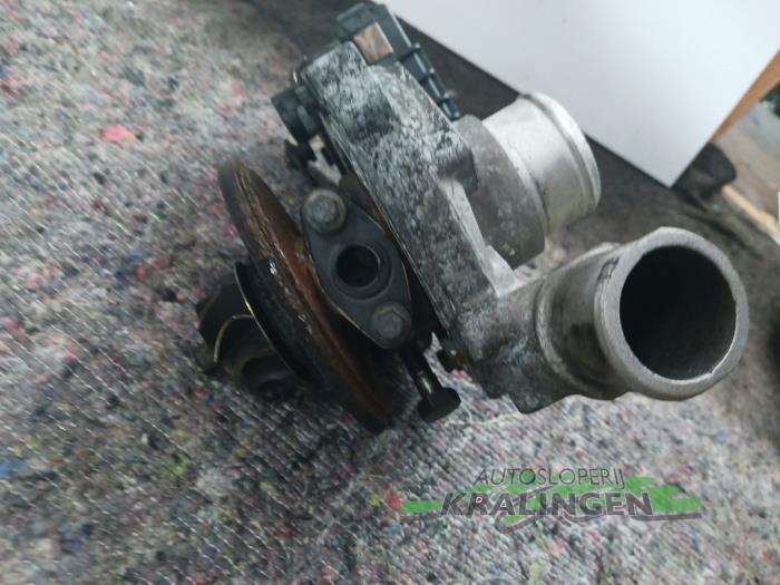 Turbo from a Ford Mondeo III 2.0 TDCi/TDDi 115 16V 2006
