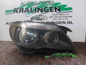 Używane Reflektor prawy BMW 7 serie (E65/E66/E67) 730d 24V Cena € 300,00 Procedura marży oferowane przez Autosloperij Kralingen B.V.
