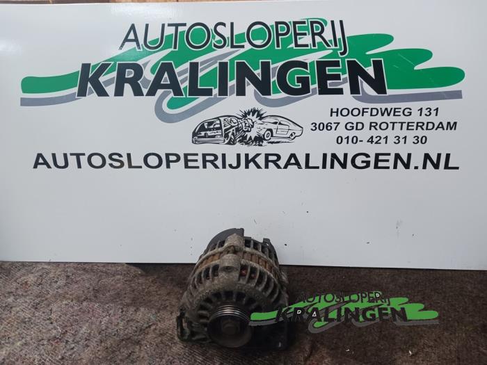 Used Dynamo Renault Clio II (BB/CB) 1.2 Price € 24,98 Margin scheme offered by Autosloperij Kralingen B.V.
