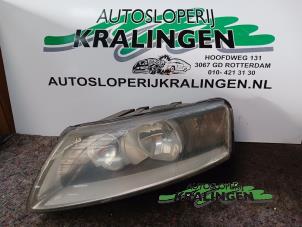 Używane Reflektor lewy Audi A6 (C6) 3.0 TDI V6 24V Quattro Cena € 50,00 Procedura marży oferowane przez Autosloperij Kralingen B.V.