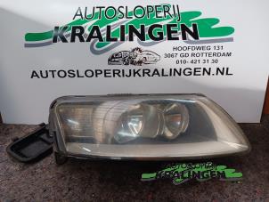 Używane Reflektor prawy Audi A6 (C6) 3.0 TDI V6 24V Quattro Cena € 50,00 Procedura marży oferowane przez Autosloperij Kralingen B.V.