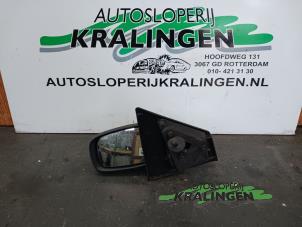 Gebrauchte Außenspiegel links Renault Clio III (BR/CR) 1.2 16V 75 Preis € 25,00 Margenregelung angeboten von Autosloperij Kralingen B.V.