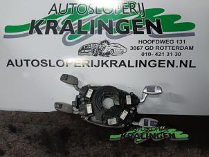 Usagé Commodo d'essuie glace BMW 7 serie (E65/E66/E67) 730d 24V Prix € 99,99 Règlement à la marge proposé par Autosloperij Kralingen B.V.