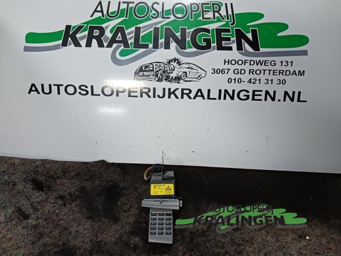 Używane Telefon BMW 7 serie (E65/E66/E67) 730d 24V Cena € 39,99 Procedura marży oferowane przez Autosloperij Kralingen B.V.