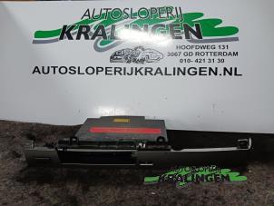 Used CD changer BMW 7 serie (E65/E66/E67) 730d 24V Price on request offered by Autosloperij Kralingen B.V.